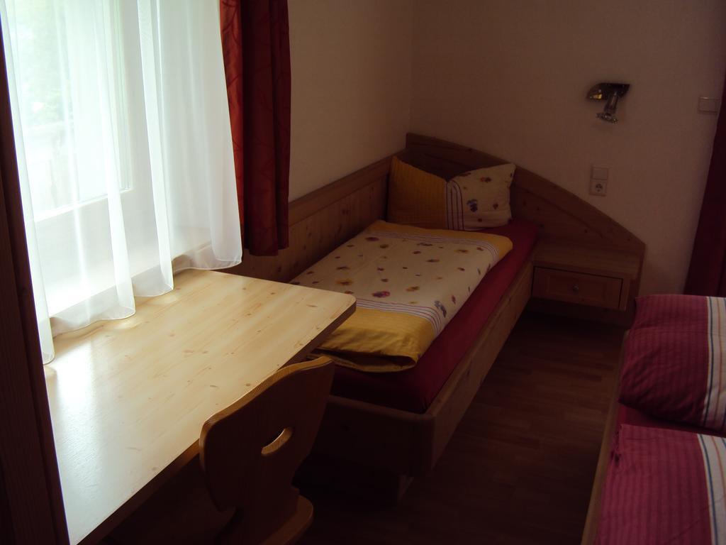 Haus Fliri Hotel Curon Venosta Bilik gambar