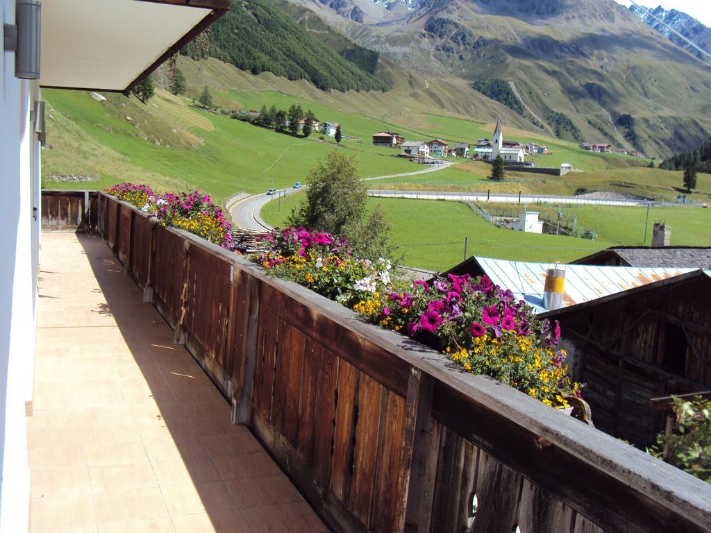 Haus Fliri Hotel Curon Venosta Luaran gambar
