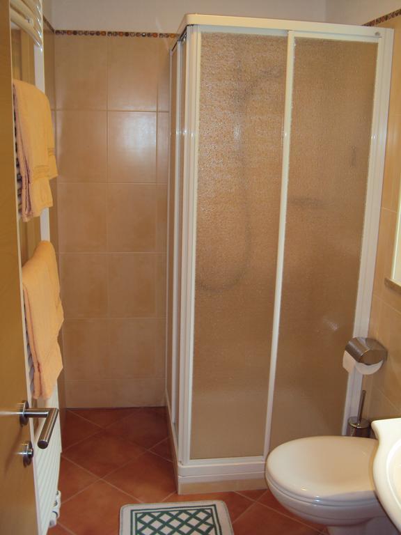Haus Fliri Hotel Curon Venosta Bilik gambar